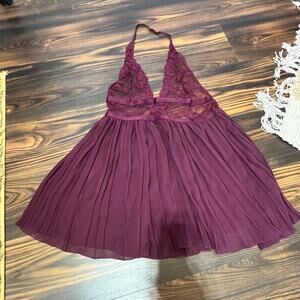 Victoria’s Secret Lace Halter Style Pleated Babydoll Lingerie Size L